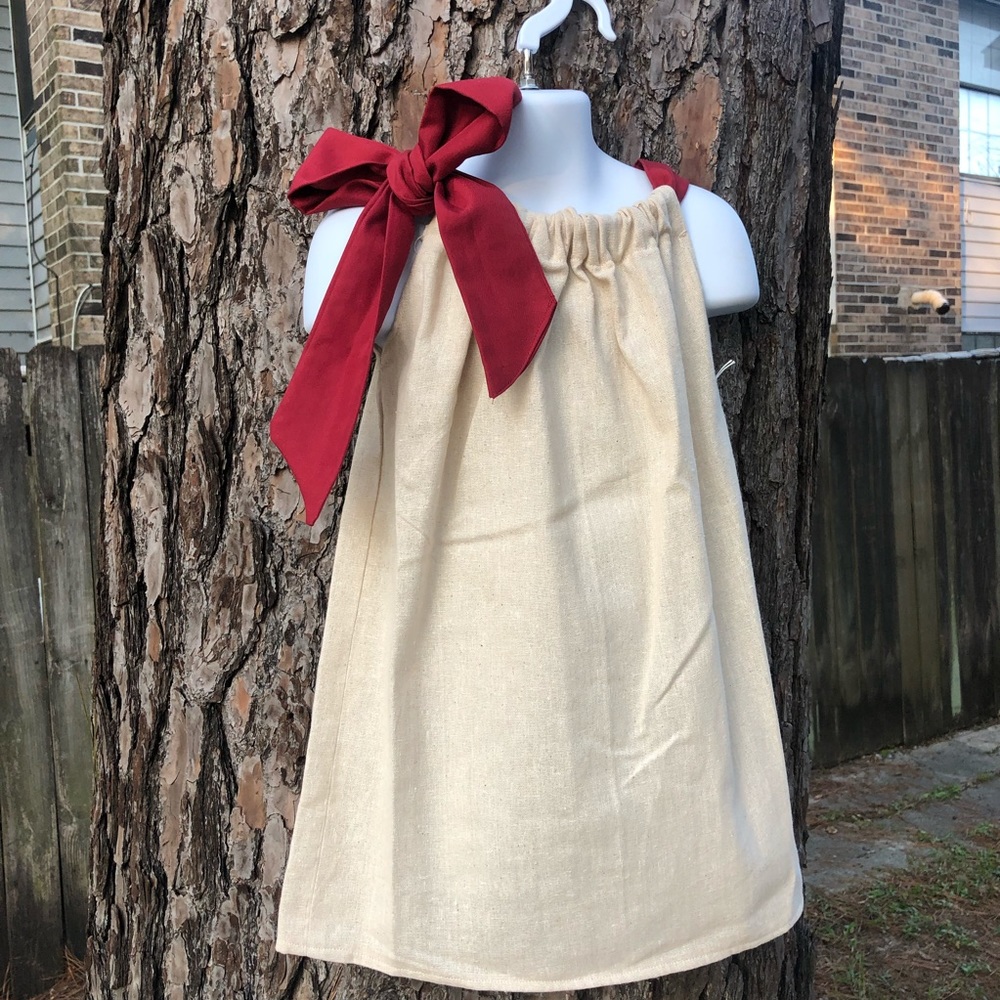 Handmade girl’s dress 👗